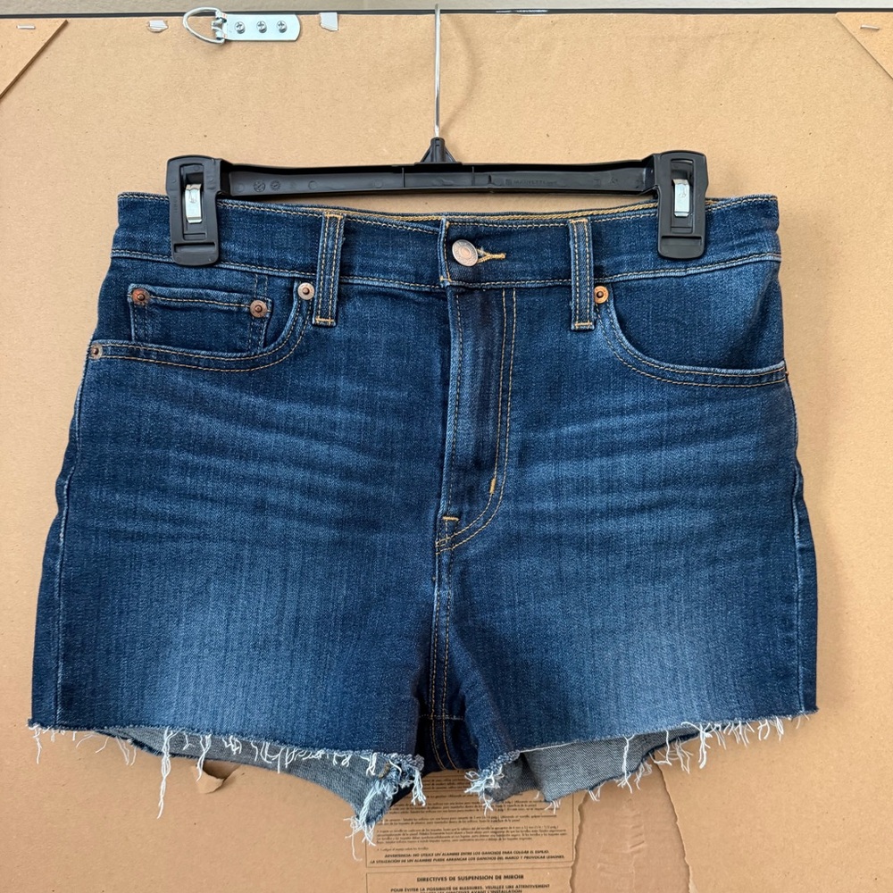 Women Levi Jean shorts